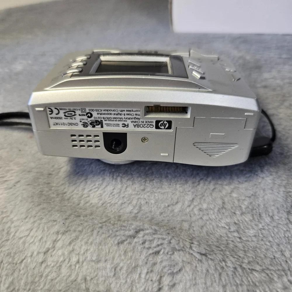 HP Photosmart 733 Digital Camera 3.2MP Pentax 3x Optical Zoom Y2K Parts Only